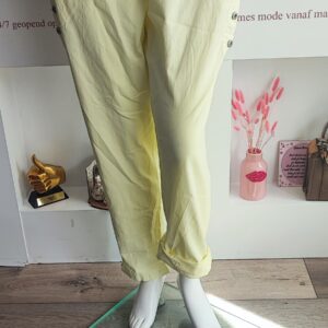 Knoopjes broek
