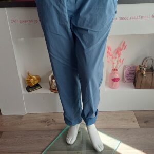 Knoopjes broek
